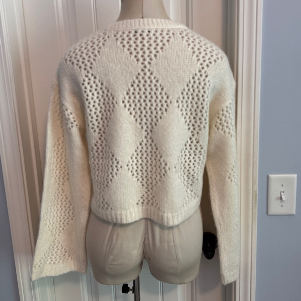 Cozy White Knit Sweater - Picture 3 of 8